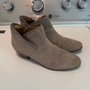 Jack Rogers Sadie Suede Bootie  Leather Light Grey 9.5M